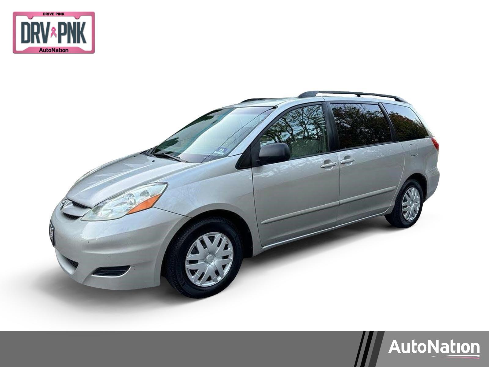 2007 Toyota Sienna Vehicle Photo in Tampa, FL 33614