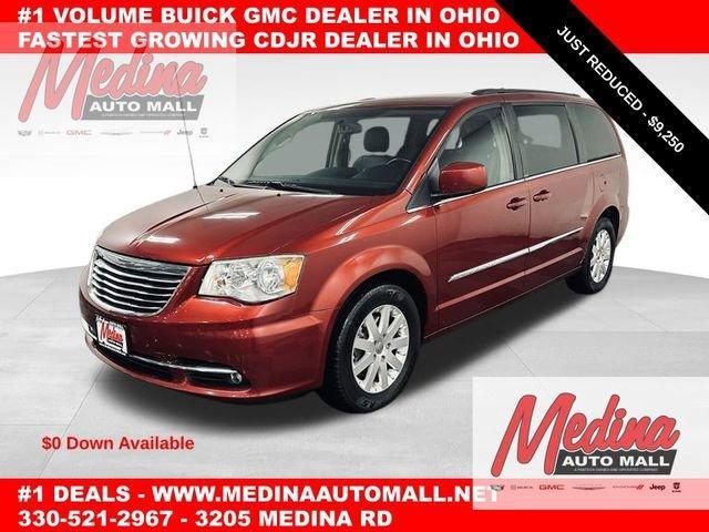 2013 Chrysler Town & Country Vehicle Photo in MEDINA, OH 44256-9631