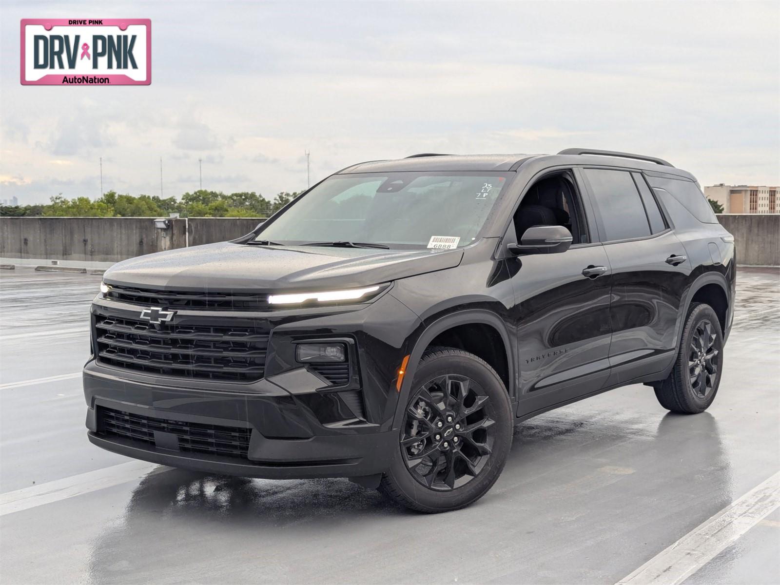 2025 Chevrolet Traverse Vehicle Photo in PEMBROKE PINES, FL 33024-6534