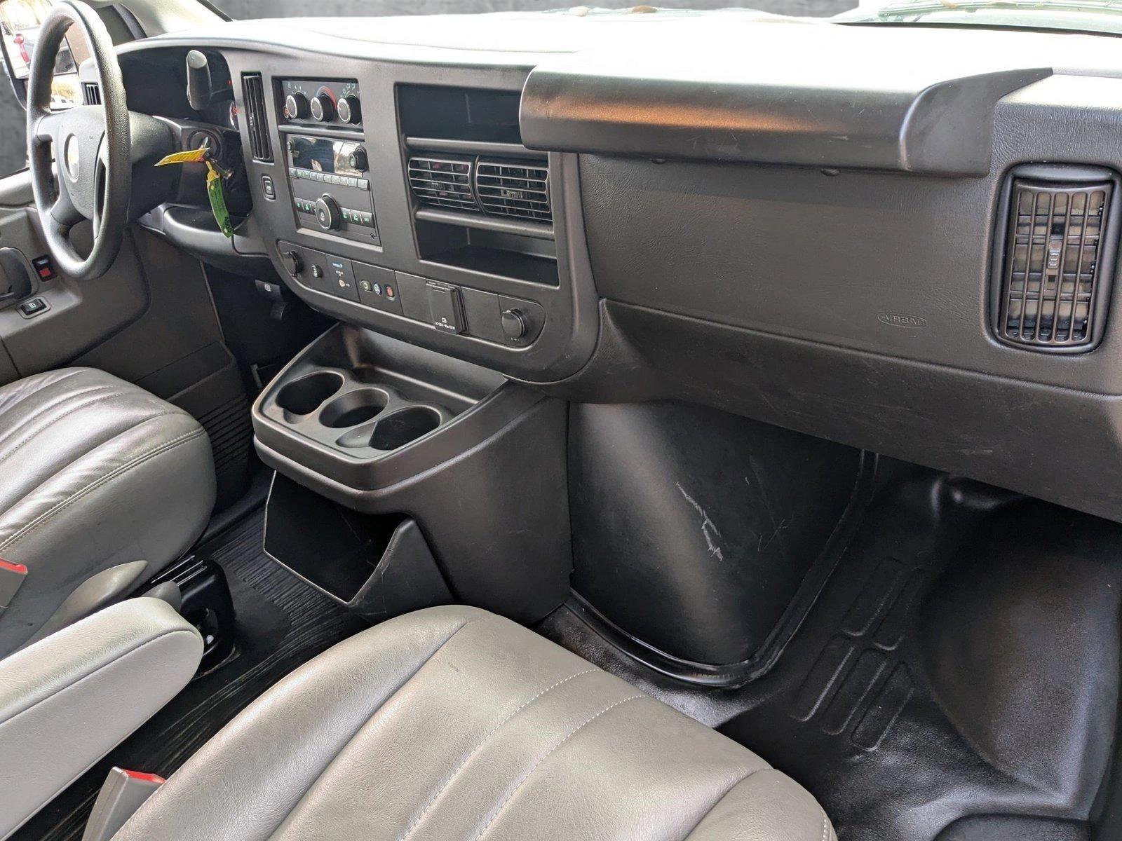 2022 Chevrolet Express Cargo 2500 Vehicle Photo in PEMBROKE PINES, FL 33024-6534