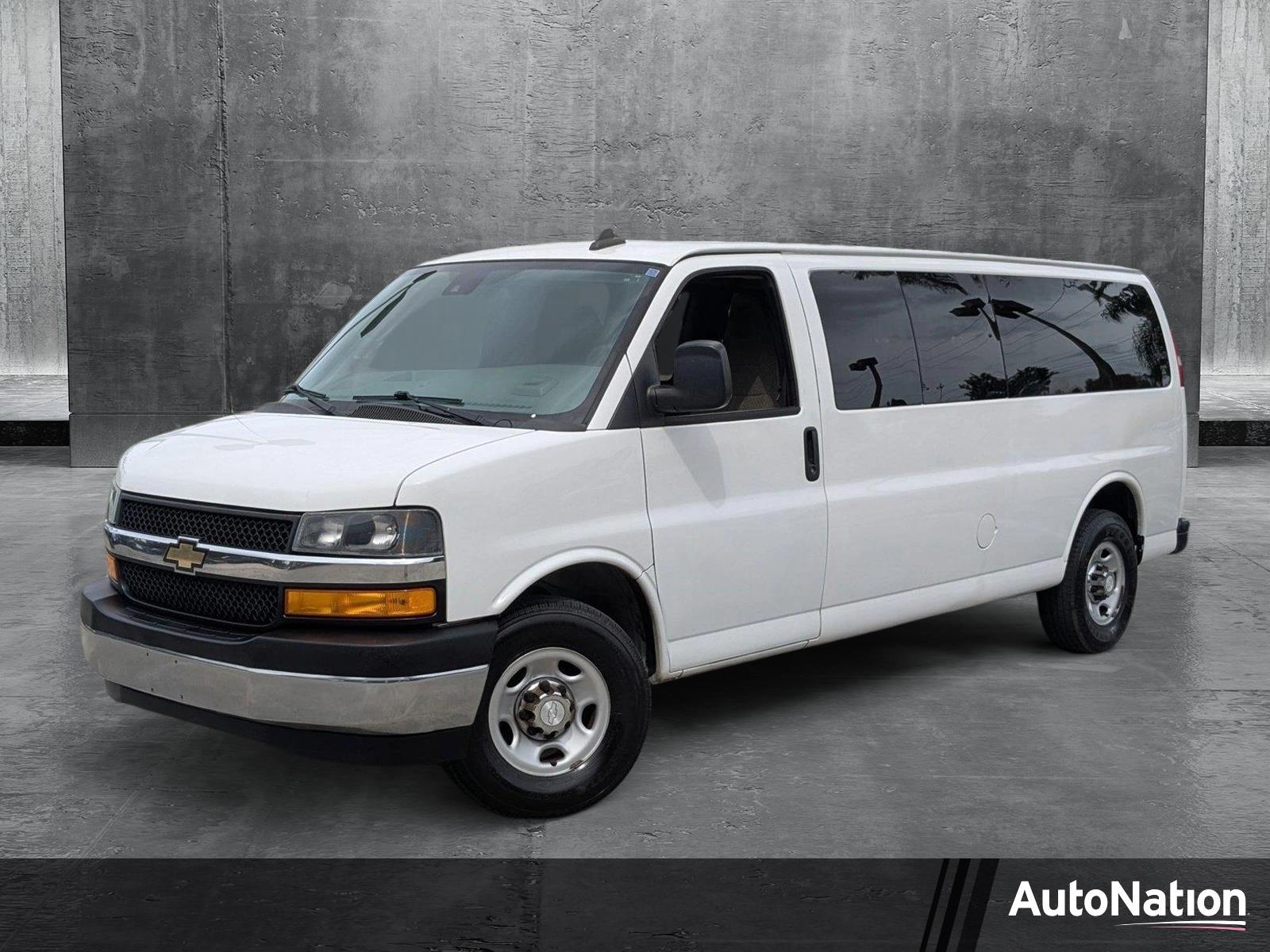 2019 Chevrolet Express Passenger Vehicle Photo in PEMBROKE PINES, FL 33024-6534