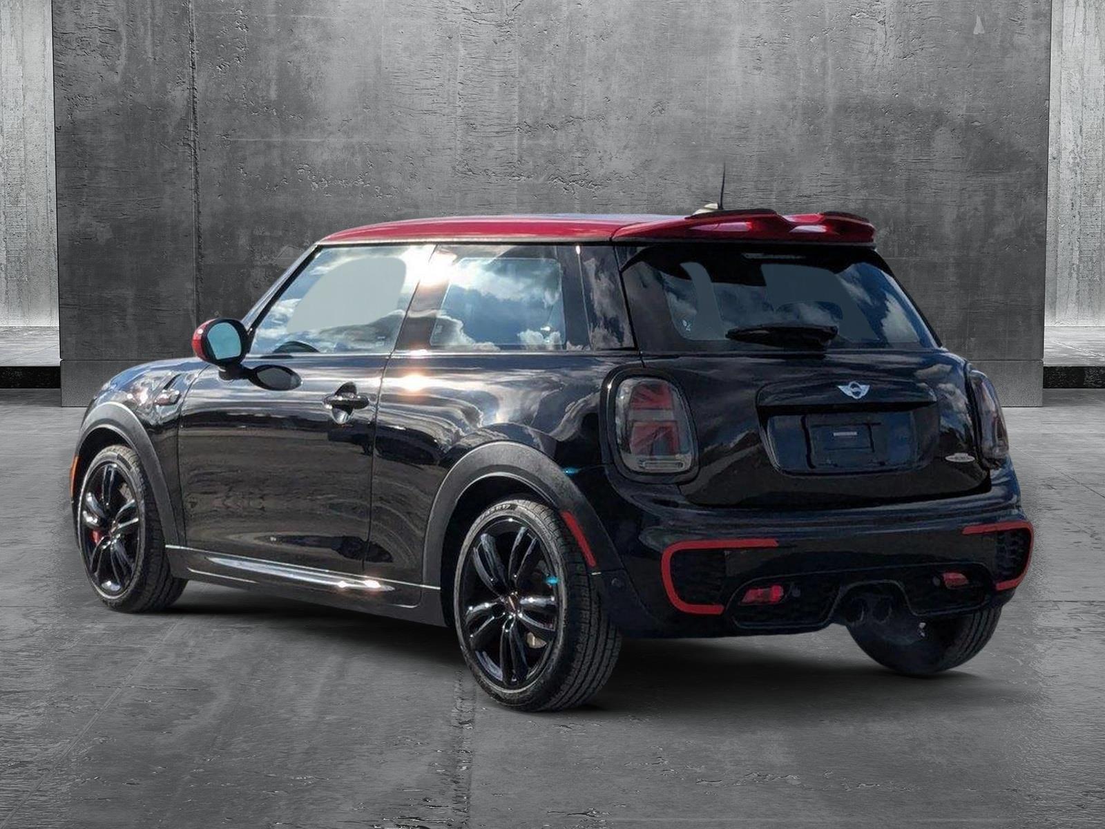 2017 MINI John Cooper Works Hardtop Vehicle Photo in Spokane Valley, WA 99206