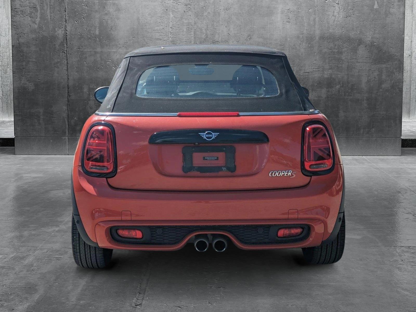 2019 MINI Convertible Vehicle Photo in GREENACRES, FL 33463-3207