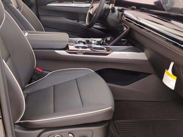 2025 Cadillac Escalade Vehicle Photo in PINEVILLE, NC 28134-8495