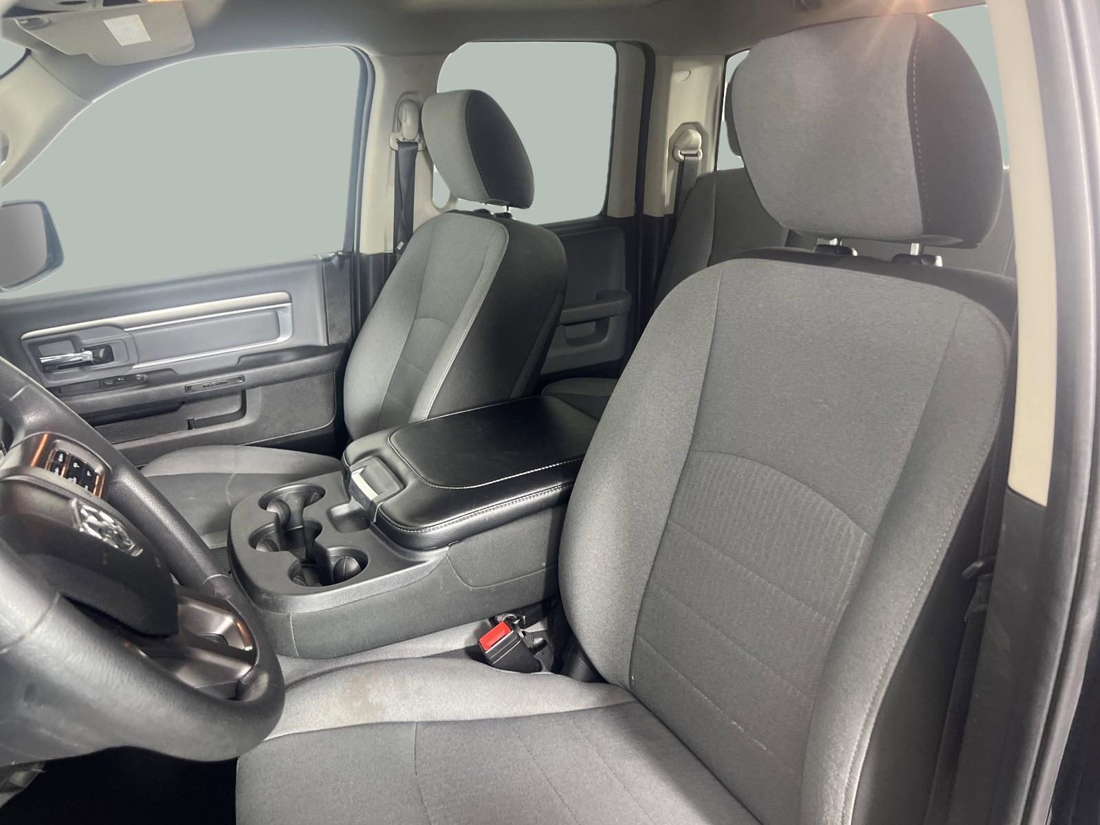 2024 Ram 1500 Classic Vehicle Photo in GEORGETOWN, TX 78626-7508