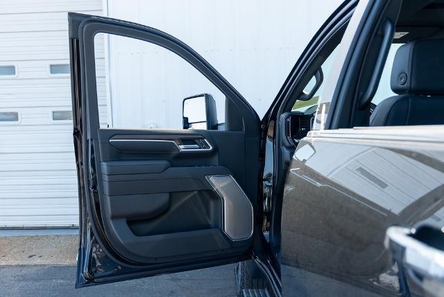 2025 Chevrolet Silverado 2500 HD Vehicle Photo in PLYMOUTH, MA 02360-4801