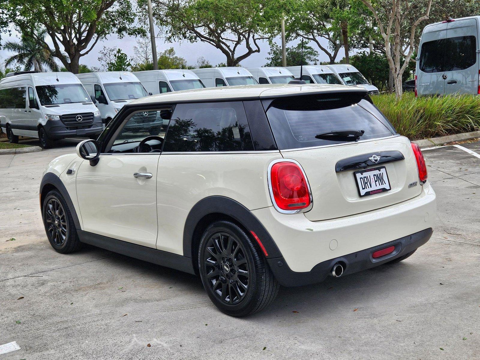 2018 MINI Cooper Hardtop 2 Door Vehicle Photo in Pembroke Pines , FL 33027