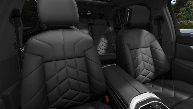 2025 BMW 760i xDrive Vehicle Photo in GRAPEVINE, TX 76051