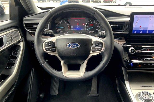 2023 Ford Explorer Vehicle Photo in TOPEKA, KS 66609-0000