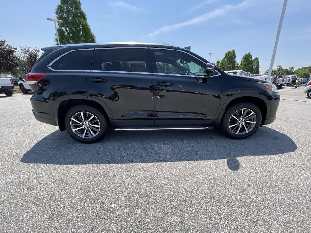 2019 Toyota Highlander Vehicle Photo in BENTONVILLE, AR 72712-4322