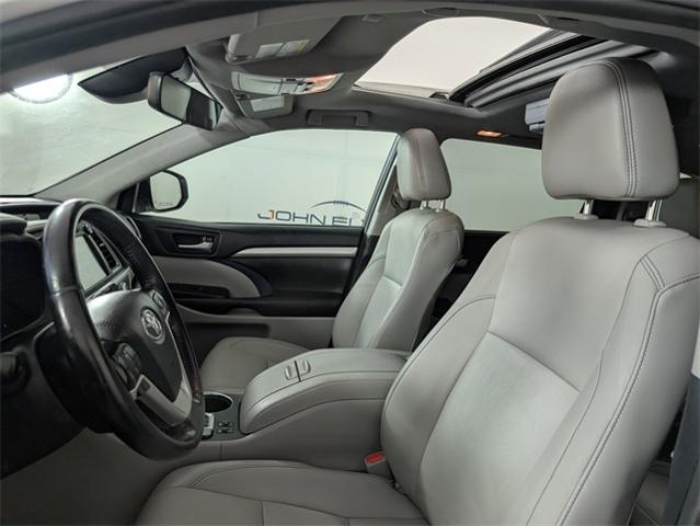 2019 Toyota Highlander Vehicle Photo in ENGLEWOOD, CO 80113-6708
