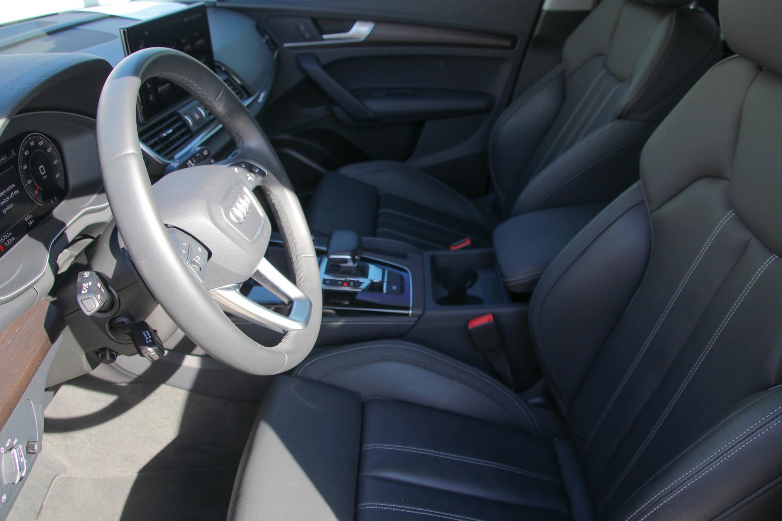 2024 Audi Q5 Vehicle Photo in SUGAR LAND, TX 77478