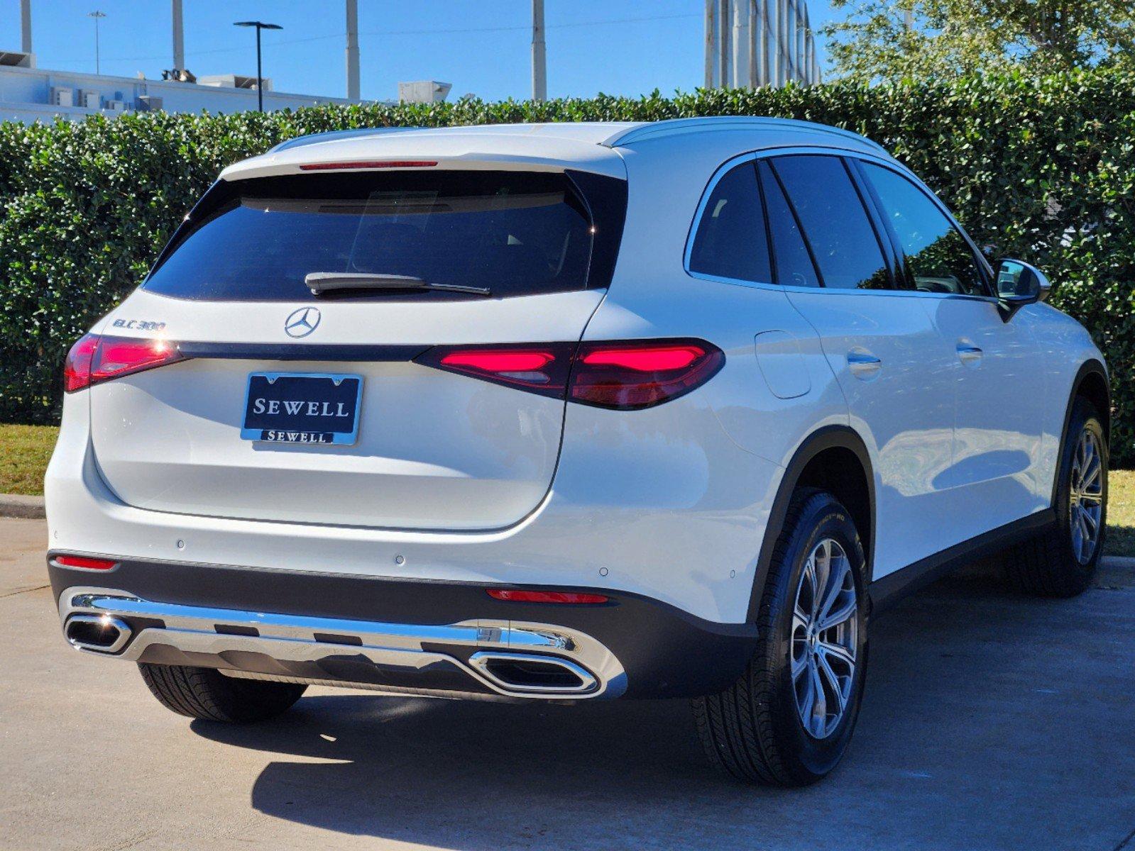 2025 Mercedes-Benz GLC Vehicle Photo in HOUSTON, TX 77079