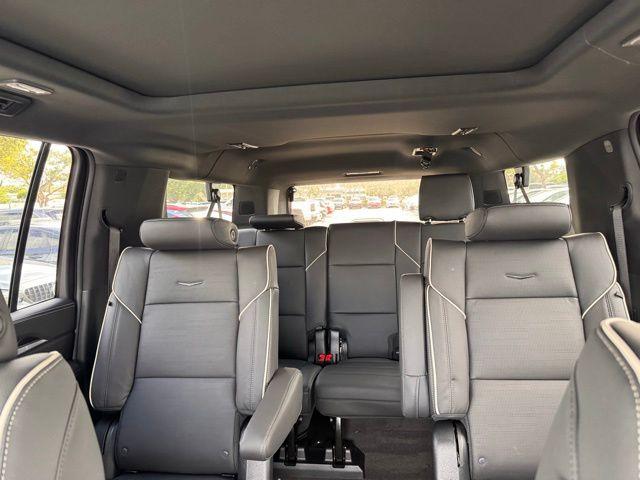 2025 Cadillac Escalade ESV Vehicle Photo in DELRAY BEACH, FL 33483-3294