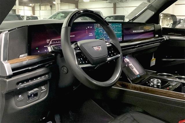 2025 Cadillac Escalade ESV Vehicle Photo in KANSAS CITY, MO 64114-4545