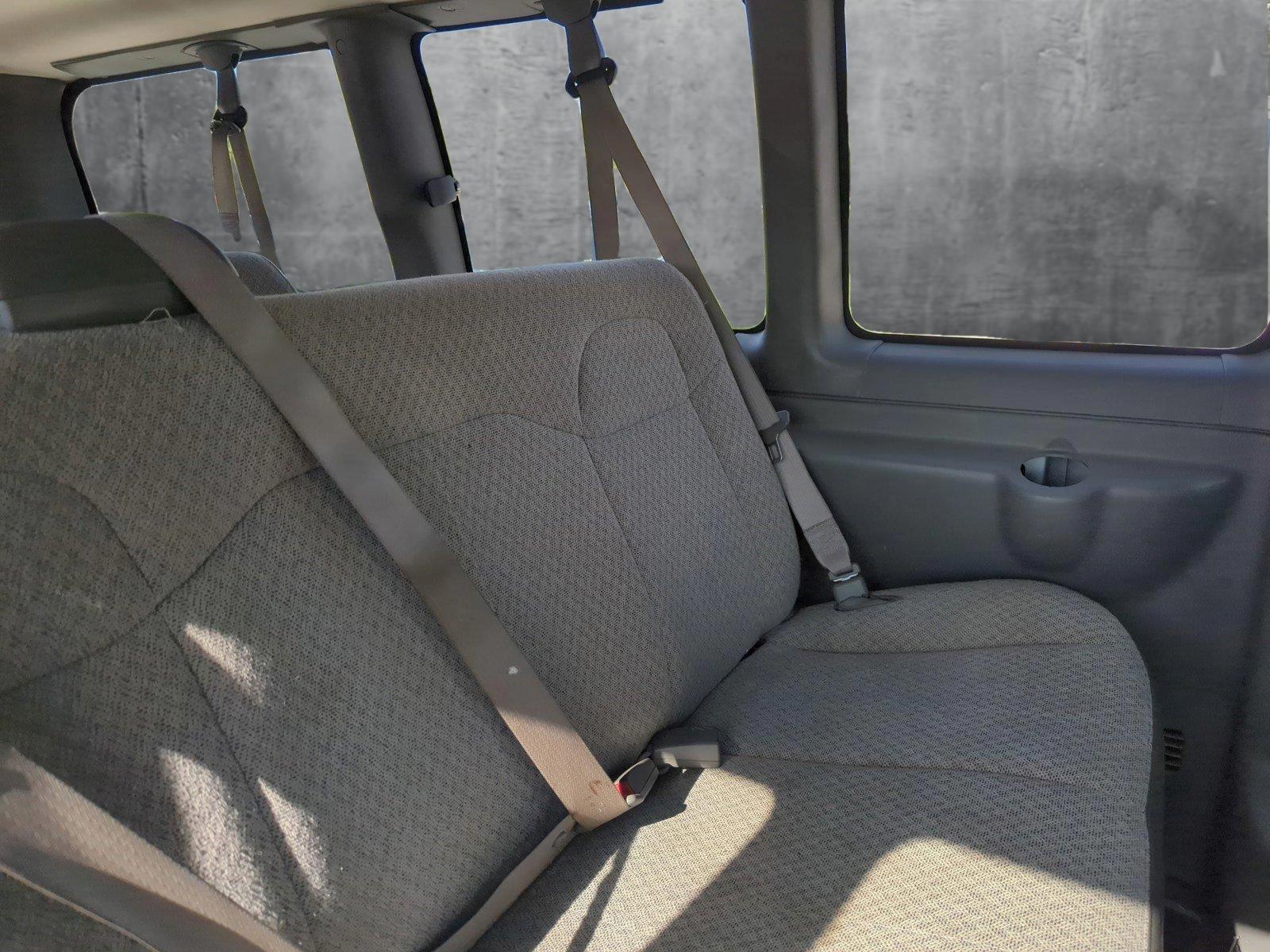 2019 Chevrolet Express Passenger Vehicle Photo in PEMBROKE PINES, FL 33024-6534