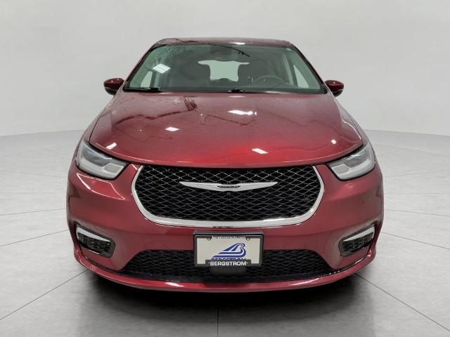 2023 Chrysler Pacifica Vehicle Photo in Kaukauna, WI 54130