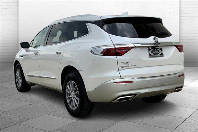 2024 Buick Enclave Vehicle Photo in TOPEKA, KS 66609-0000