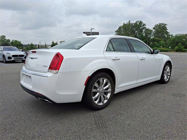 2017 Chrysler 300 Vehicle Photo in Willow Grove, PA 19090
