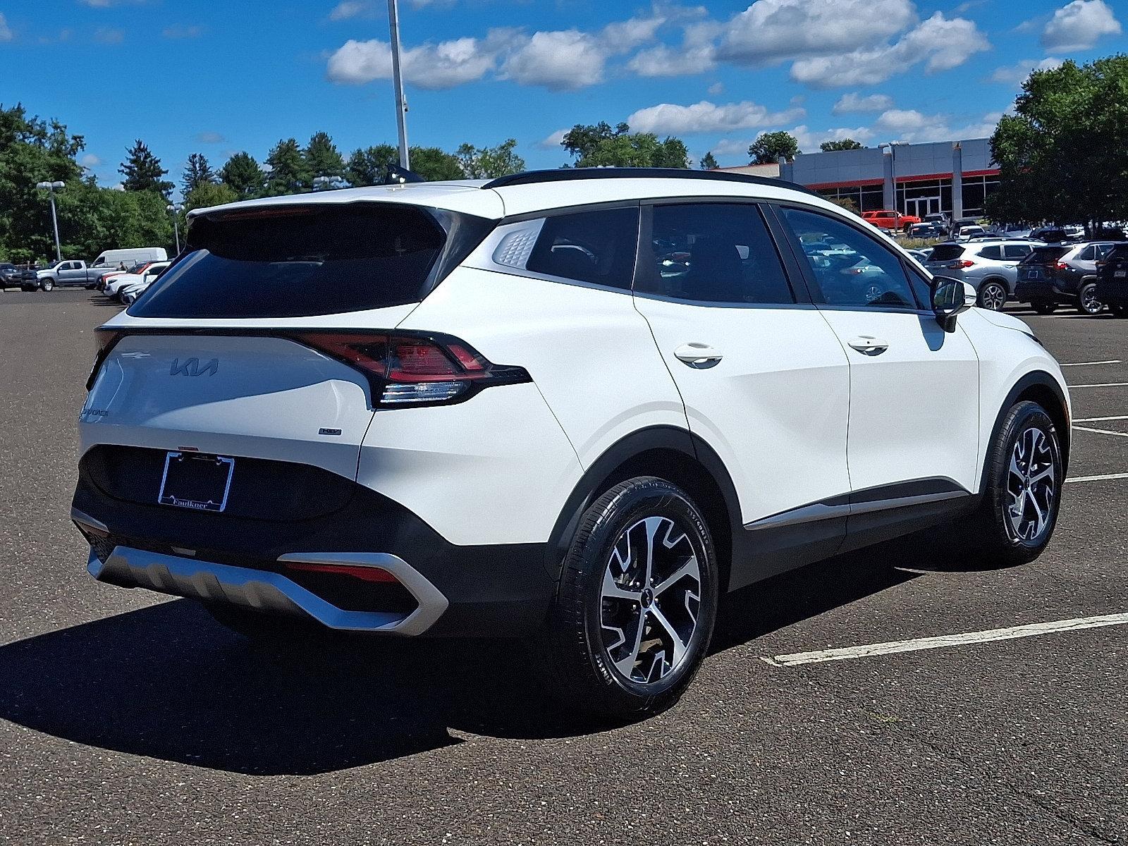 2024 Kia Sportage Hybrid Vehicle Photo in Trevose, PA 19053