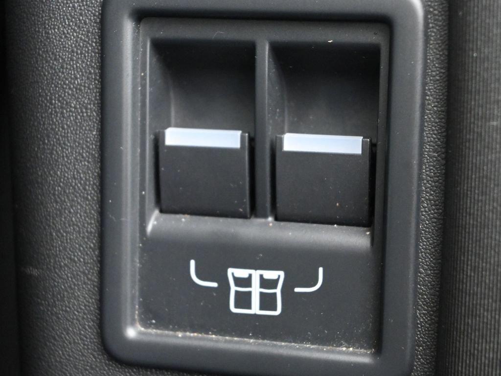 2019 Discovery Vehicle Photo in Marion, IA 52302