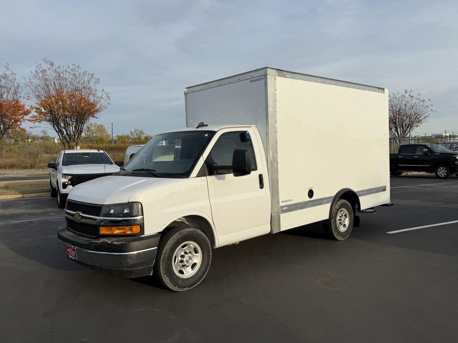 2024 Chevrolet Express Cutaway 3500 Vehicle Photo in GEORGETOWN, TX 78626-7508
