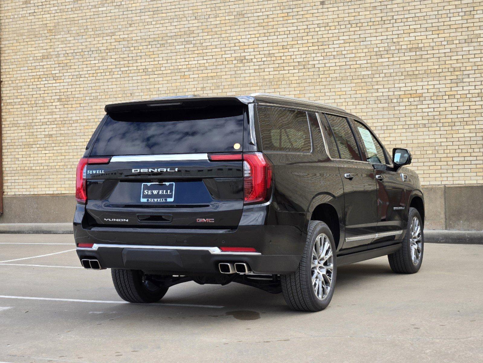 2025 GMC Yukon XL Vehicle Photo in DALLAS, TX 75209-3016