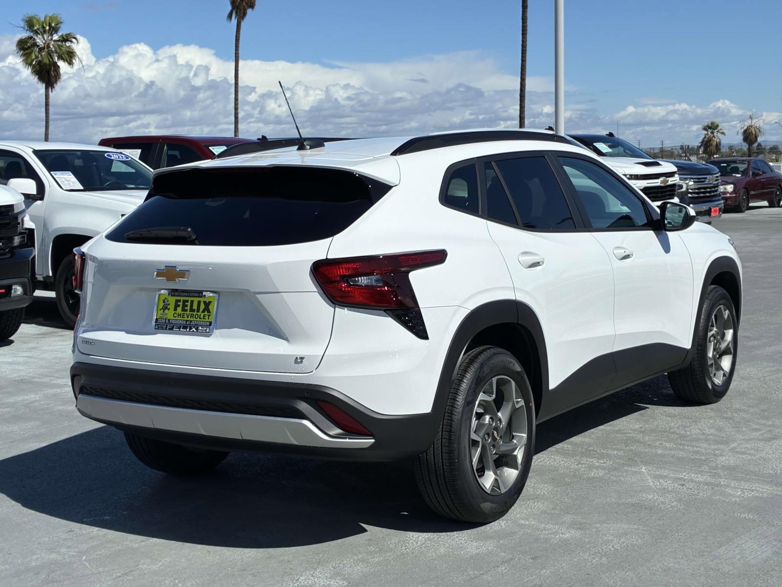 2025 Chevrolet Trax Vehicle Photo in LOS ANGELES, CA 90007-3794