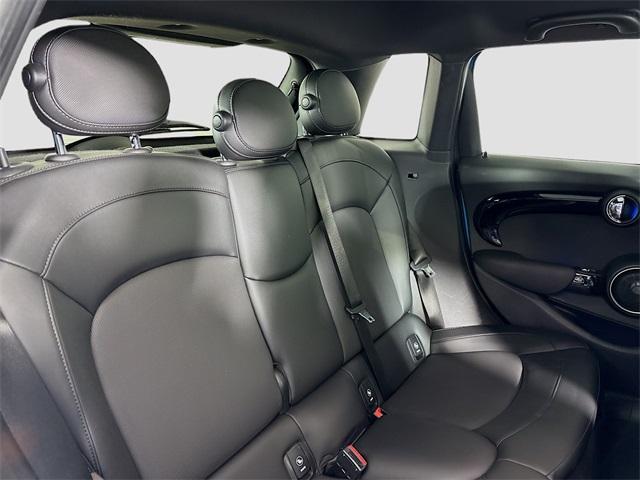 2015 MINI Cooper S Hardtop 4 Door Vehicle Photo in Puyallup, WA 98371