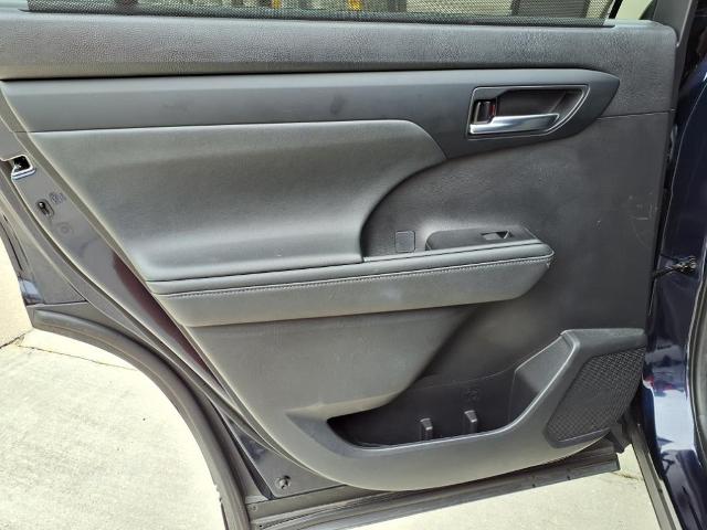 2021 Toyota Highlander Vehicle Photo in Tampa, FL 33612