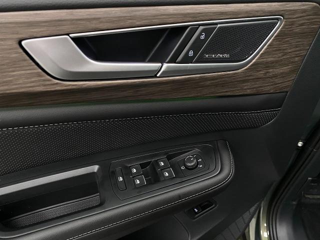 2025 Volkswagen Atlas Vehicle Photo in Appleton, WI 54913