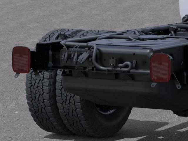 2025 Chevrolet Silverado 3500 HD Chassis Cab Vehicle Photo in DANBURY, CT 06810-5034