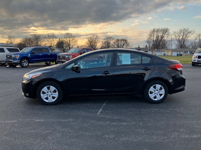 Used 2017 Kia Forte LX with VIN 3KPFK4A73HE035299 for sale in Pontiac, IL