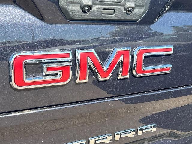 2025 GMC Sierra 1500 Vehicle Photo in GOODYEAR, AZ 85338-1310