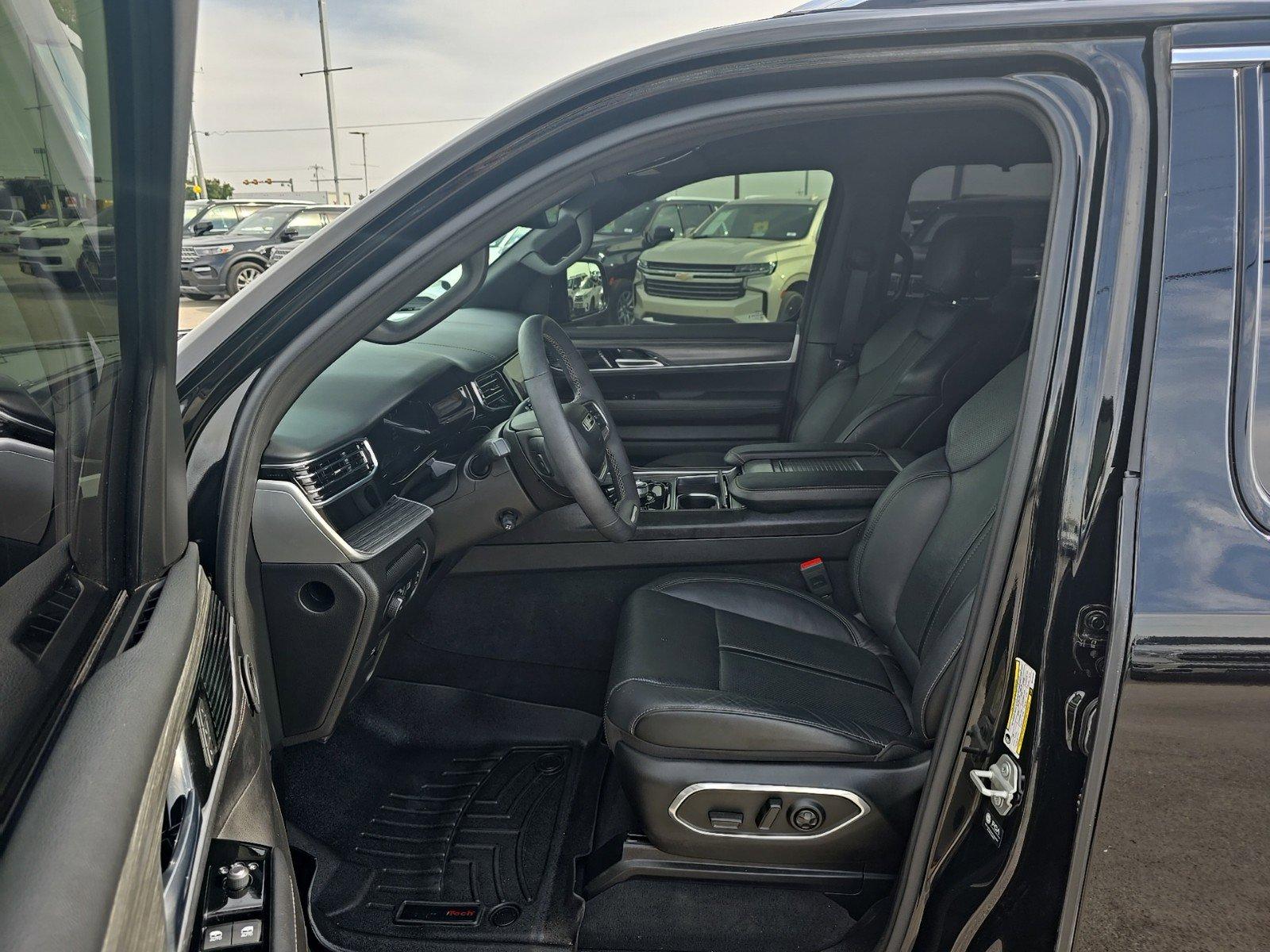 2024 Jeep Wagoneer L Vehicle Photo in Seguin, TX 78155