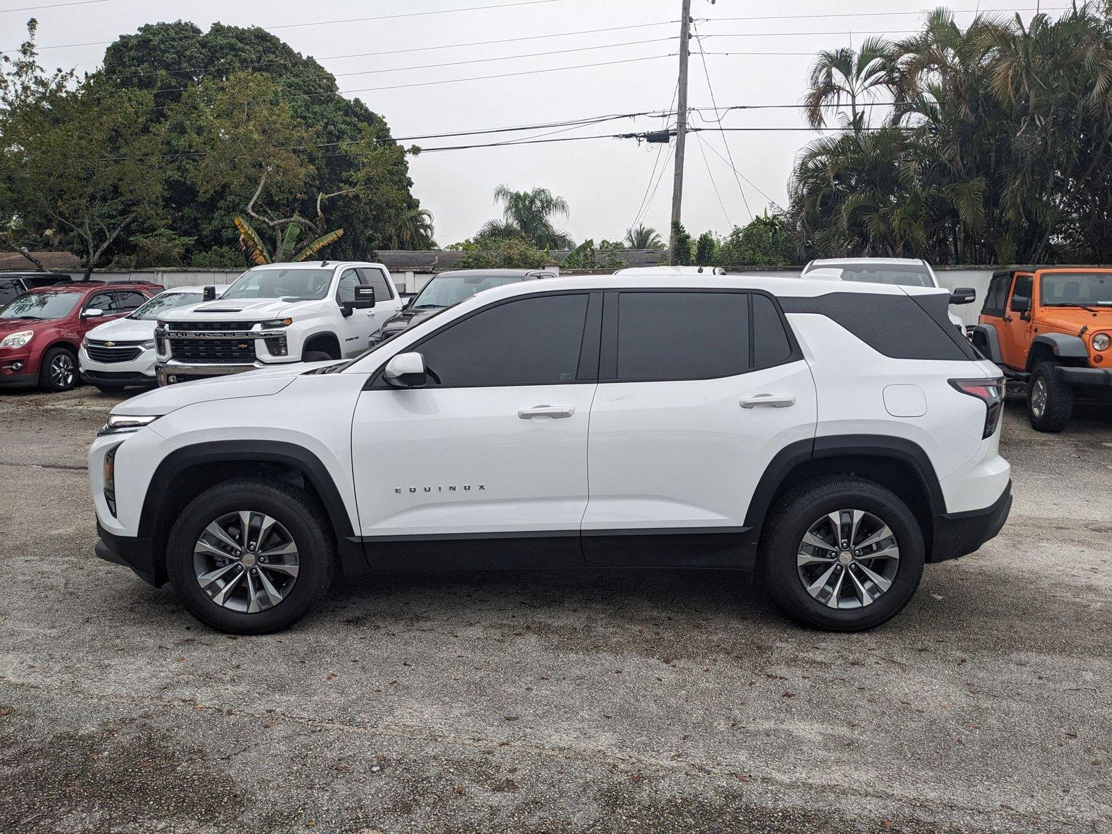 2025 Chevrolet Equinox Vehicle Photo in GREENACRES, FL 33463-3207