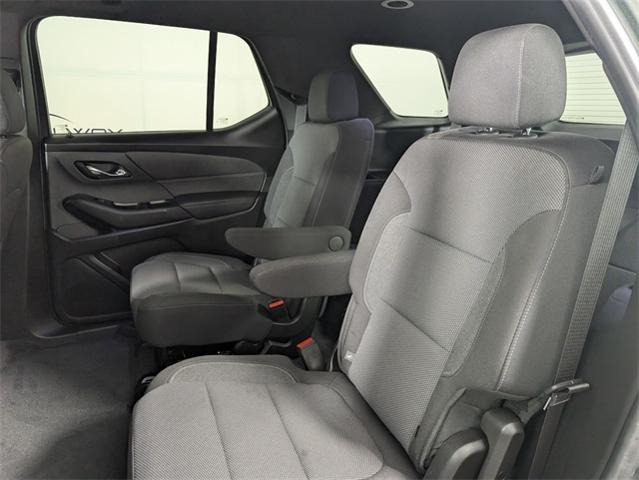 2022 Chevrolet Traverse Vehicle Photo in ENGLEWOOD, CO 80113-6708