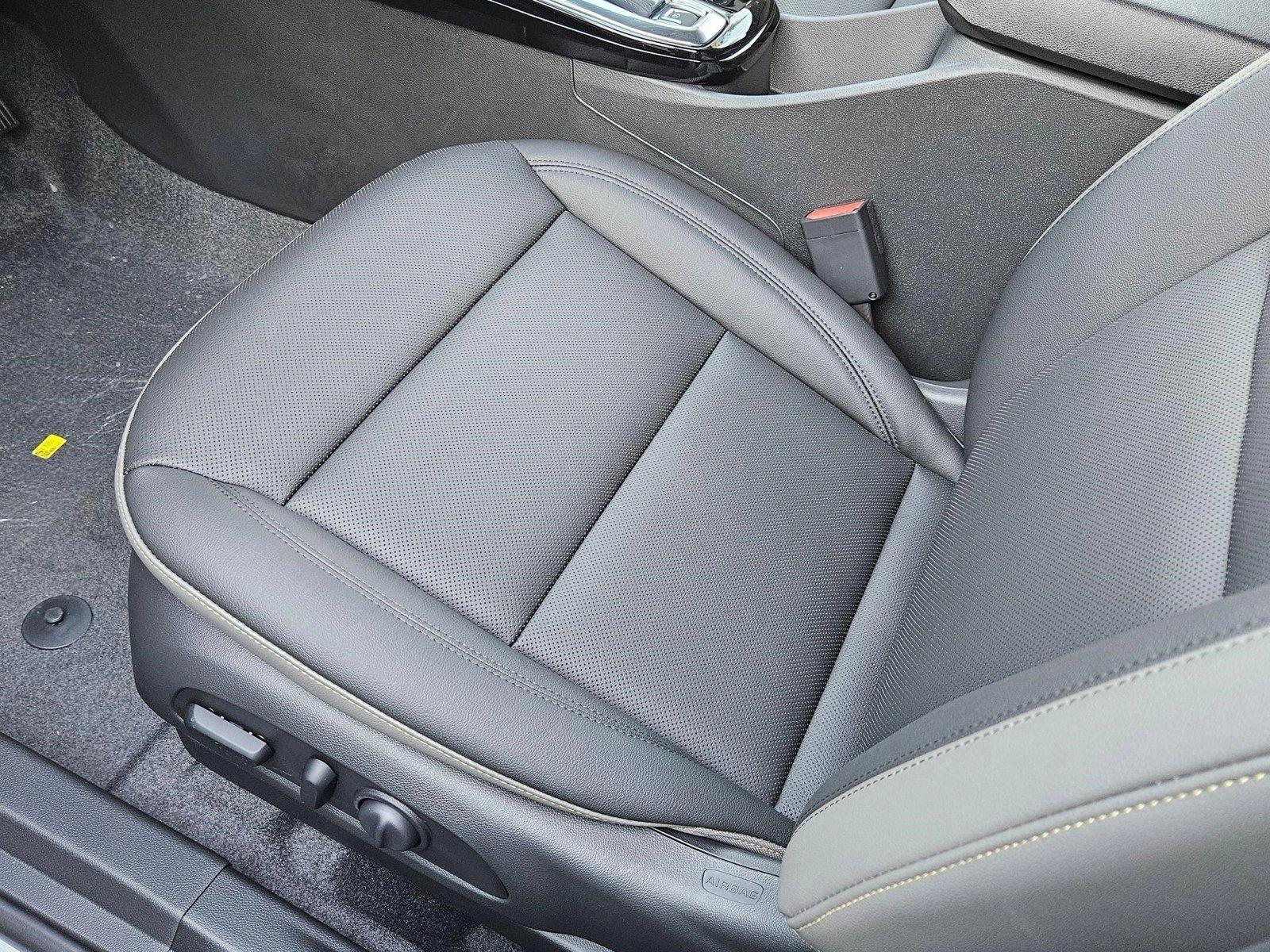2025 Chevrolet Trax Vehicle Photo in GREENACRES, FL 33463-3207