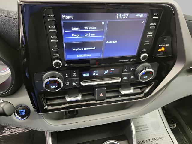 2022 Toyota Highlander Vehicle Photo in Oshkosh, WI 54904