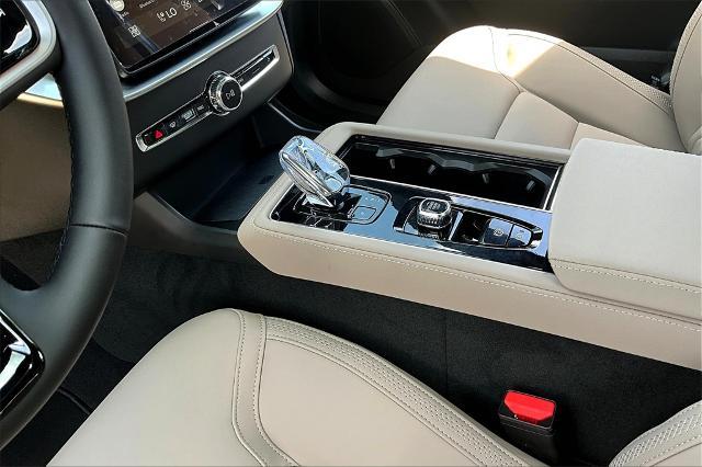 2025 Volvo XC90 Vehicle Photo in Houston, TX 77007
