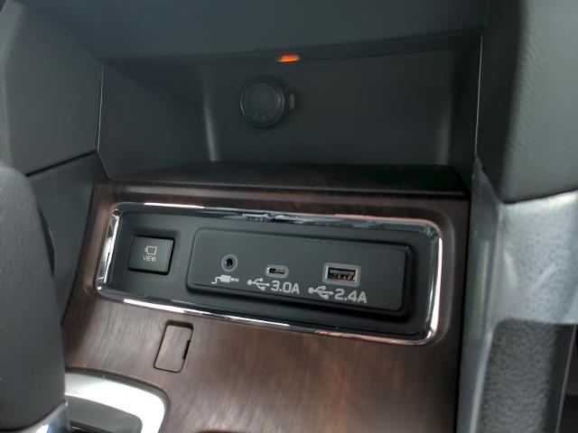 2025 Subaru Ascent Vehicle Photo in Green Bay, WI 54304