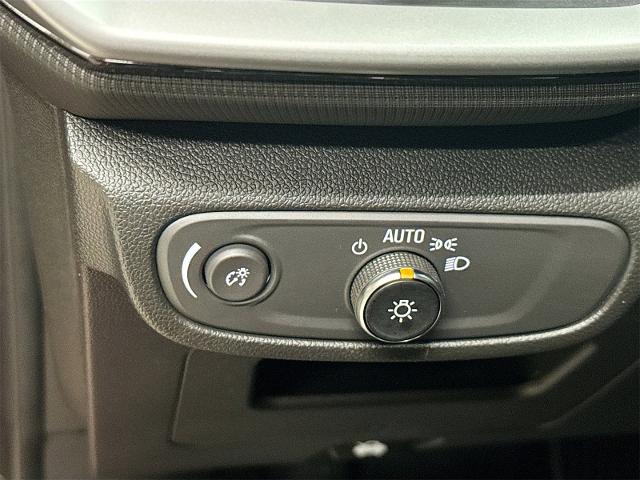2023 Chevrolet Trailblazer Vehicle Photo in EVERETT, WA 98203-5662