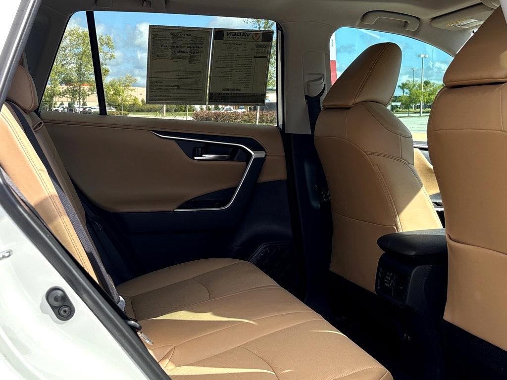 2019 Toyota RAV4 Vehicle Photo in POOLER, GA 31322-3252