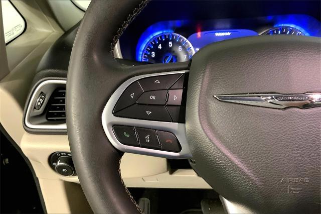 2022 Chrysler Pacifica Vehicle Photo in Lees Summit, MO 64086