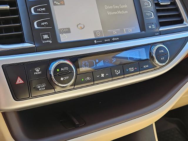 2019 Toyota Highlander Vehicle Photo in TREVOSE, PA 19053-4984