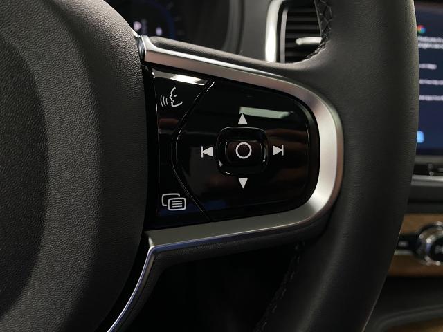 2025 Volvo XC90 Vehicle Photo in Appleton, WI 54913