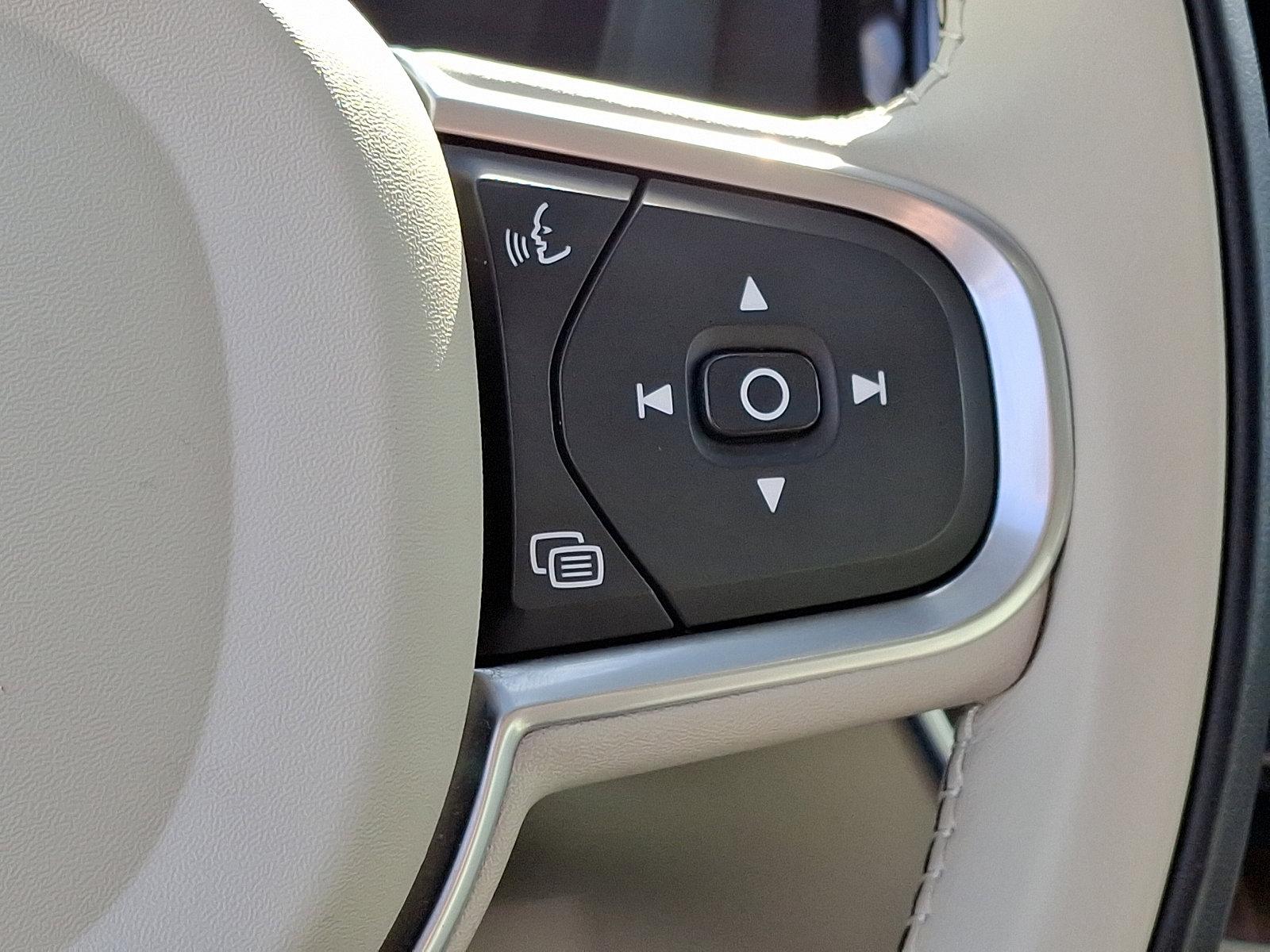 2022 Volvo XC60 Vehicle Photo in Trevose, PA 19053