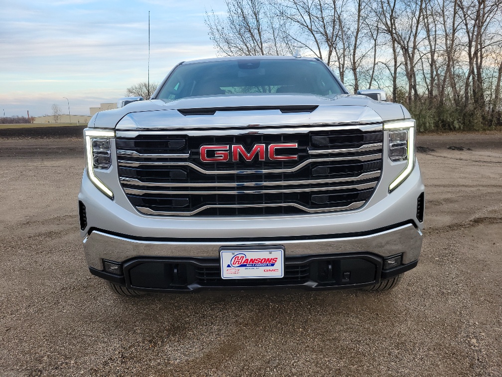 Used 2022 GMC Sierra 1500 SLT with VIN 3GTUUDET0NG501909 for sale in Grafton, ND