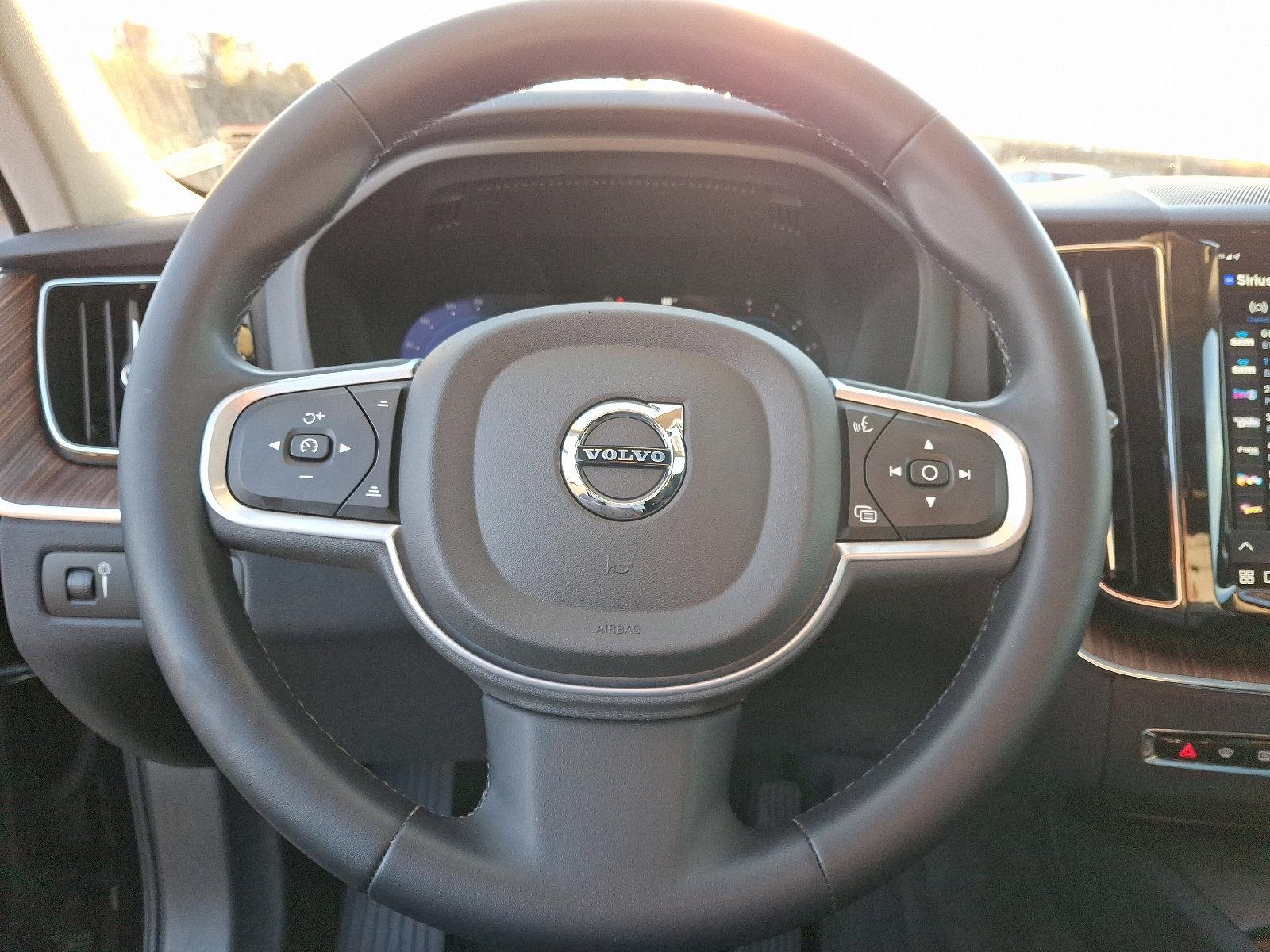 2022 Volvo XC60 Vehicle Photo in Trevose, PA 19053