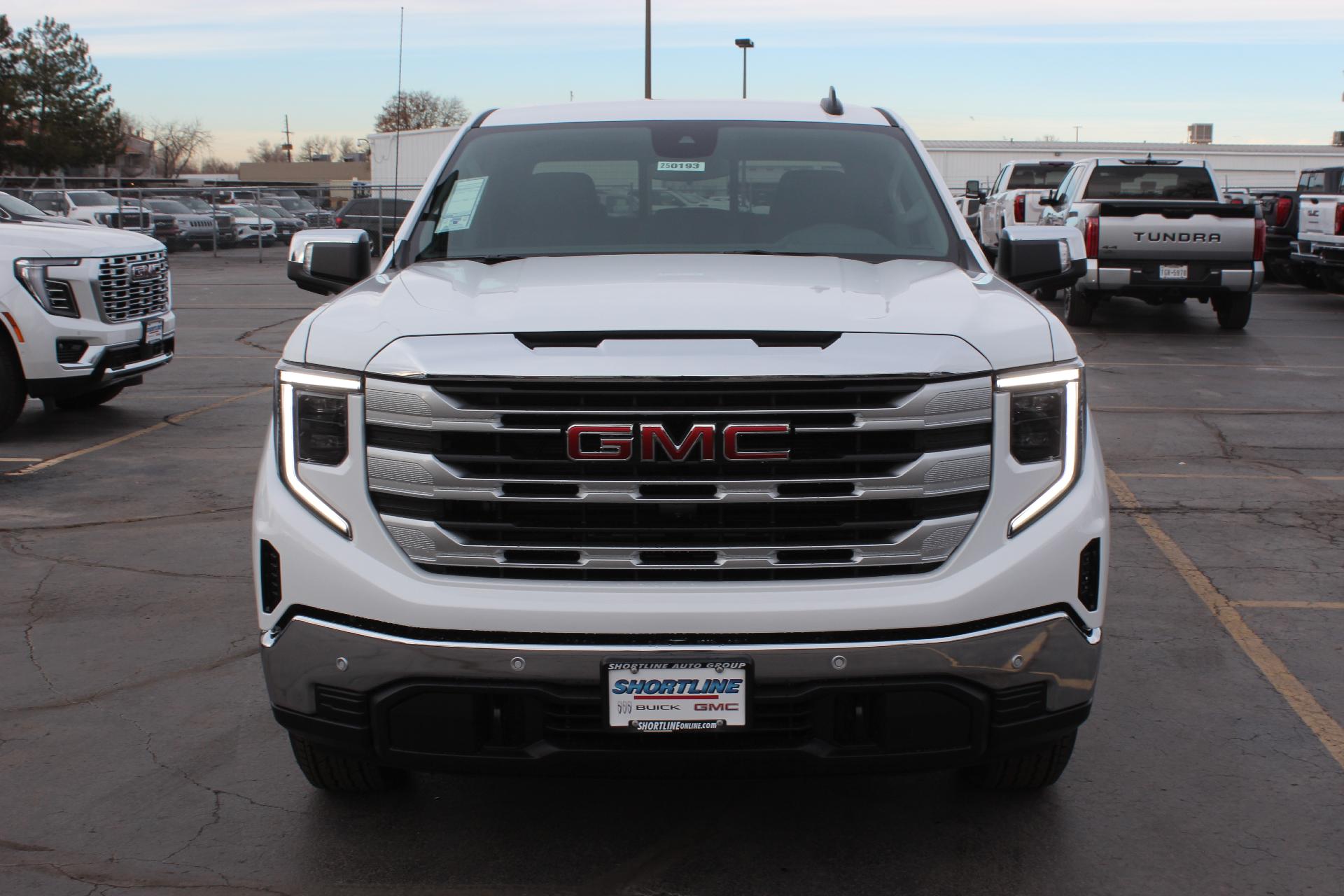 2025 GMC Sierra 1500 Vehicle Photo in AURORA, CO 80012-4011
